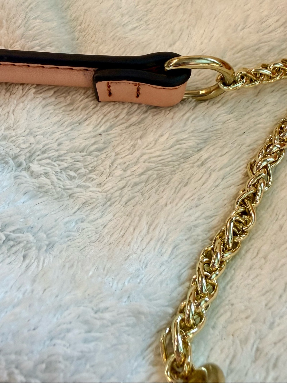 Liz Claiborne Pink Quilted Shoulder Bag with Gold Chain - Picture 9 of 11